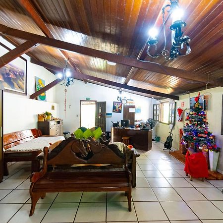 Hostel ชาปาดา ดอส กิมาไรส์ ภายนอก รูปภาพ